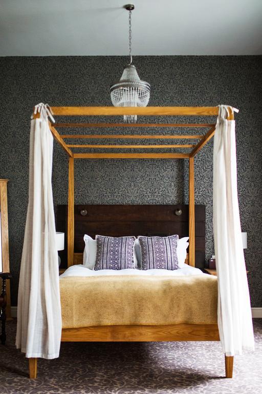 Hotel The Blue Boar Witney Esterno foto